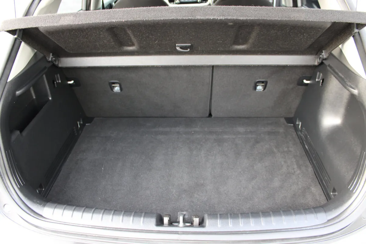 Kia Stonic Estate/Jeep, Petrol, 2019, Grey