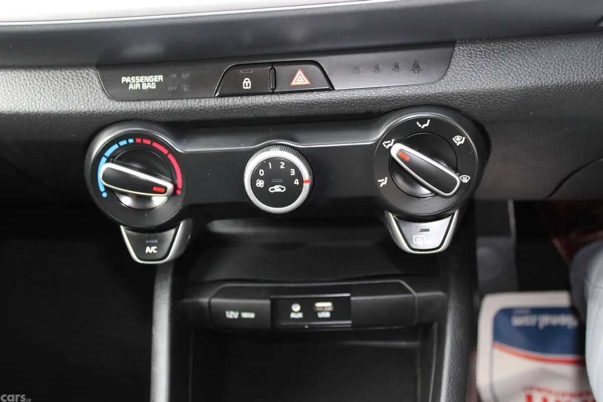 Kia Stonic Estate/Jeep, Petrol, 2019, Grey