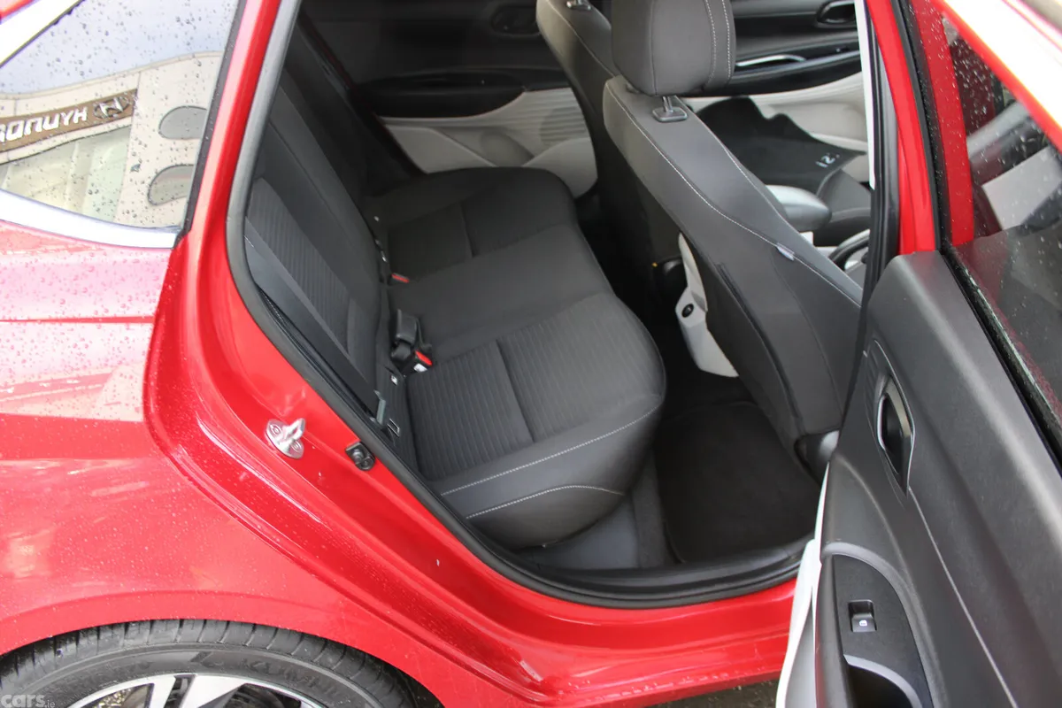 Hyundai i20 Hatchback, Petrol, 2021, Red