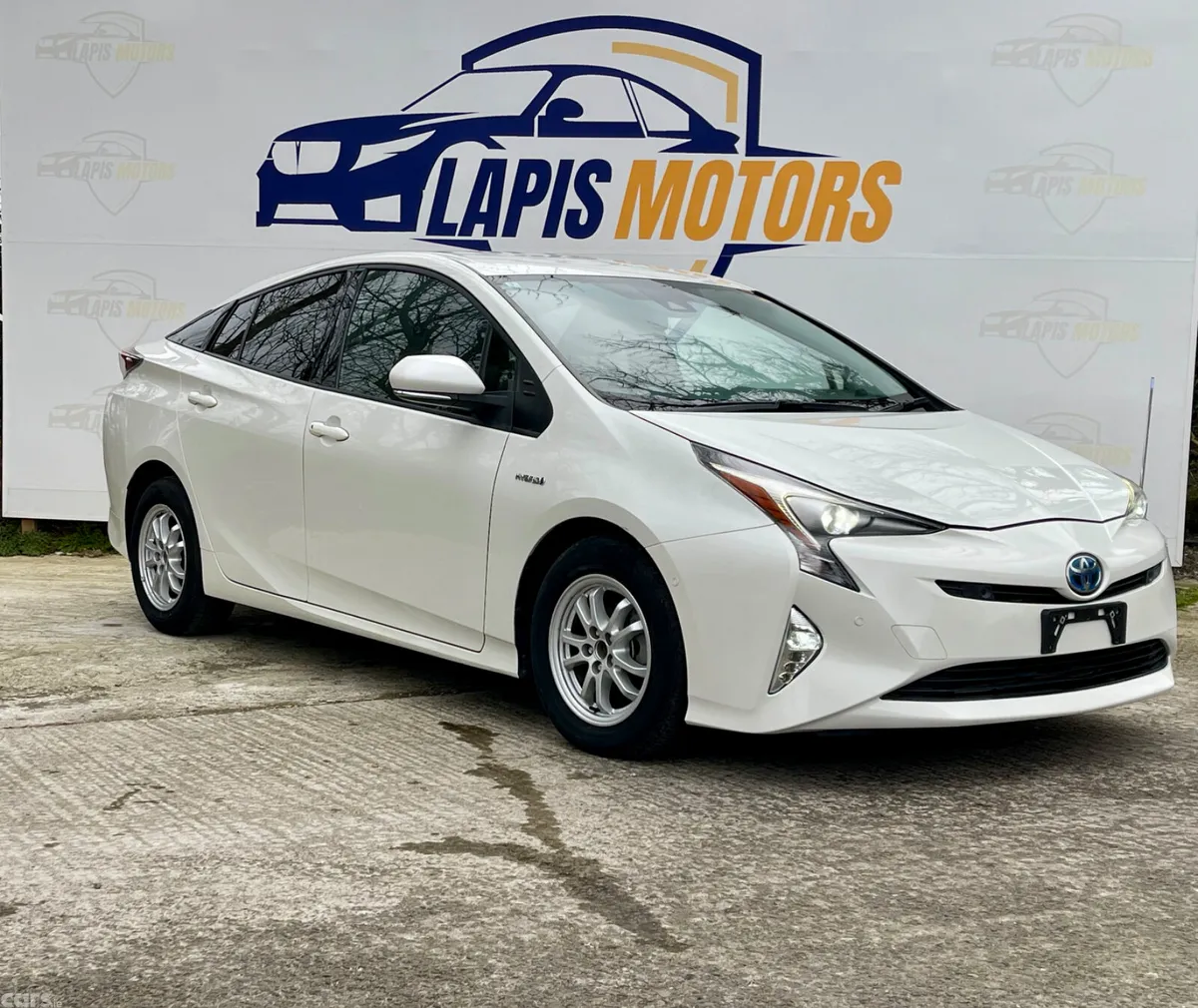Toyota Prius Hatchback, Petrol Hybrid, 2016, White