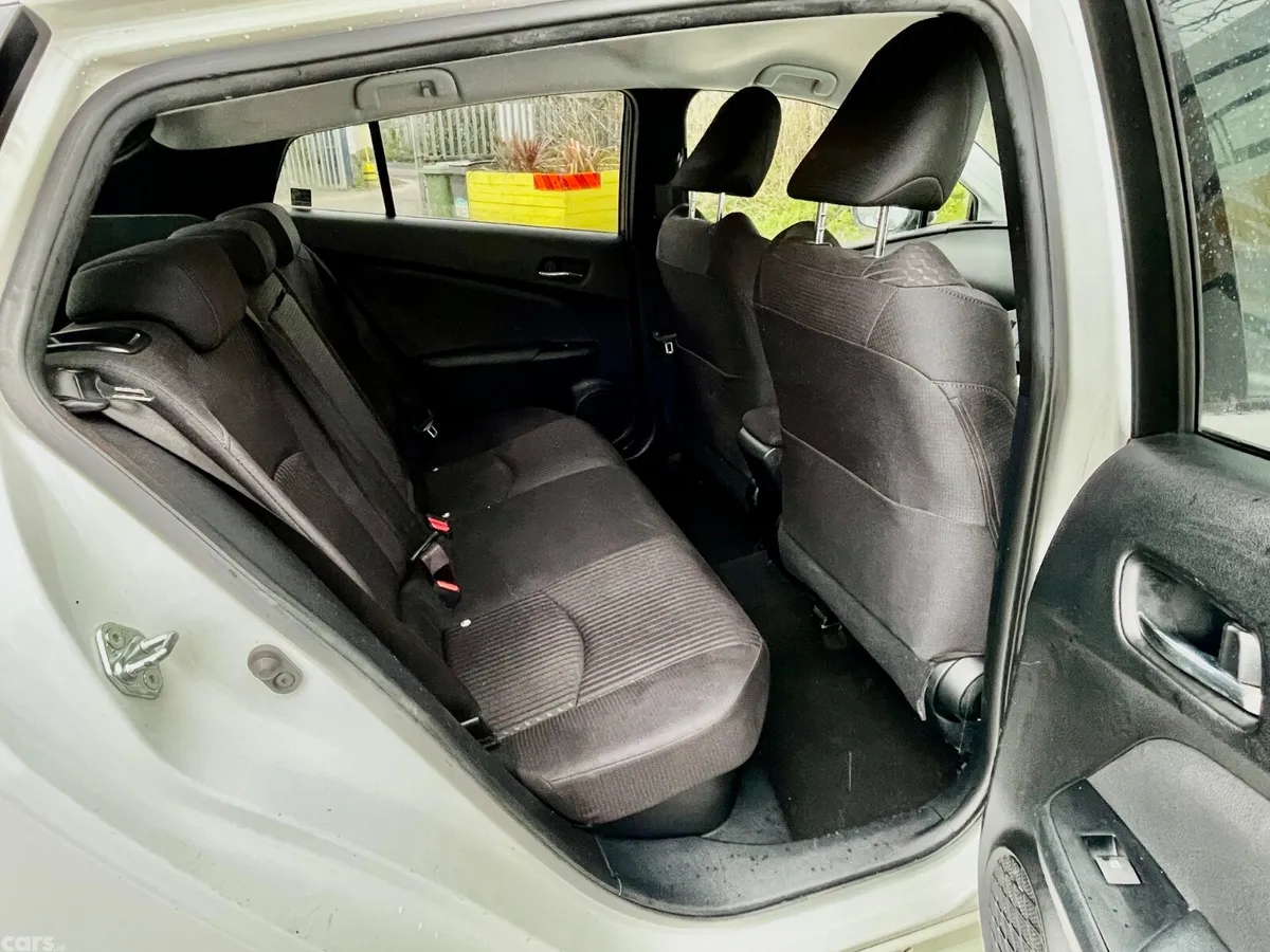 Toyota Prius Hatchback, Petrol Hybrid, 2016, White