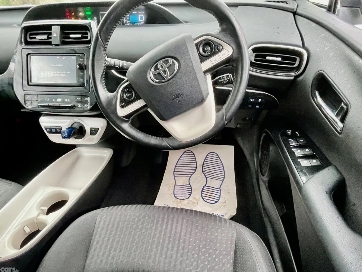 Toyota Prius Hatchback, Petrol Hybrid, 2016, White
