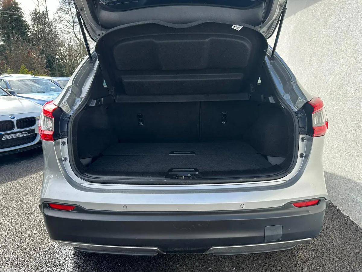 Nissan Qashqai SUV, Diesel, 2019, Grey