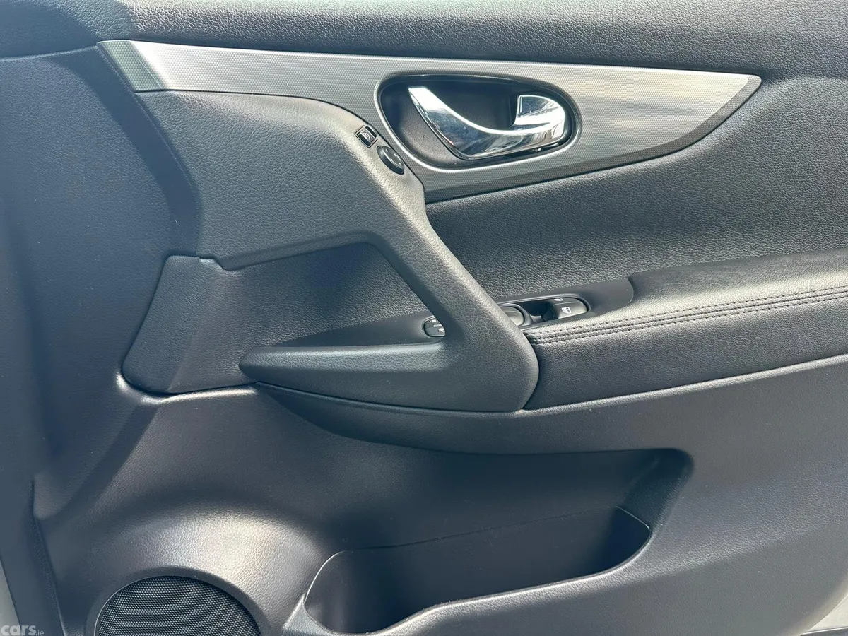 Nissan Qashqai SUV, Diesel, 2019, Grey