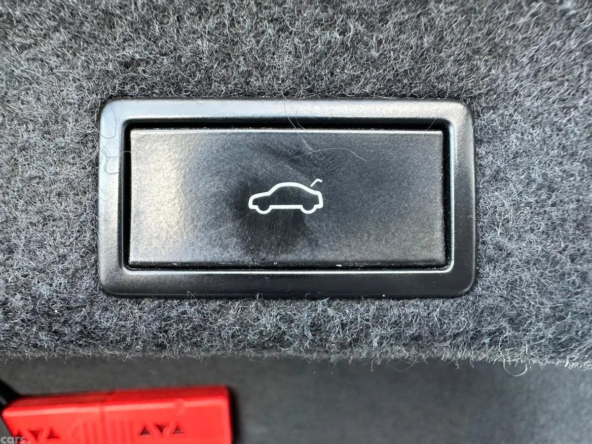 Volkswagen Passat Saloon, Diesel, 2019, Grey