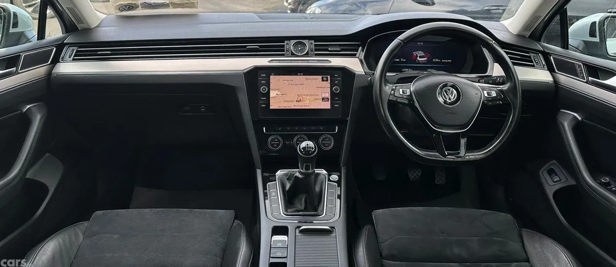 Volkswagen Passat Saloon, Diesel, 2019, Grey