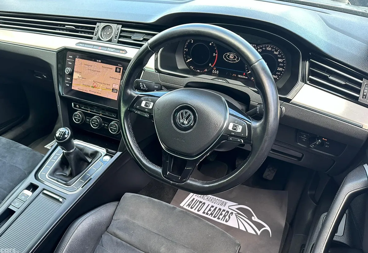 Volkswagen Passat Saloon, Diesel, 2019, Grey