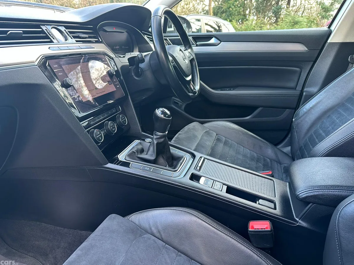 Volkswagen Passat Saloon, Diesel, 2019, Grey