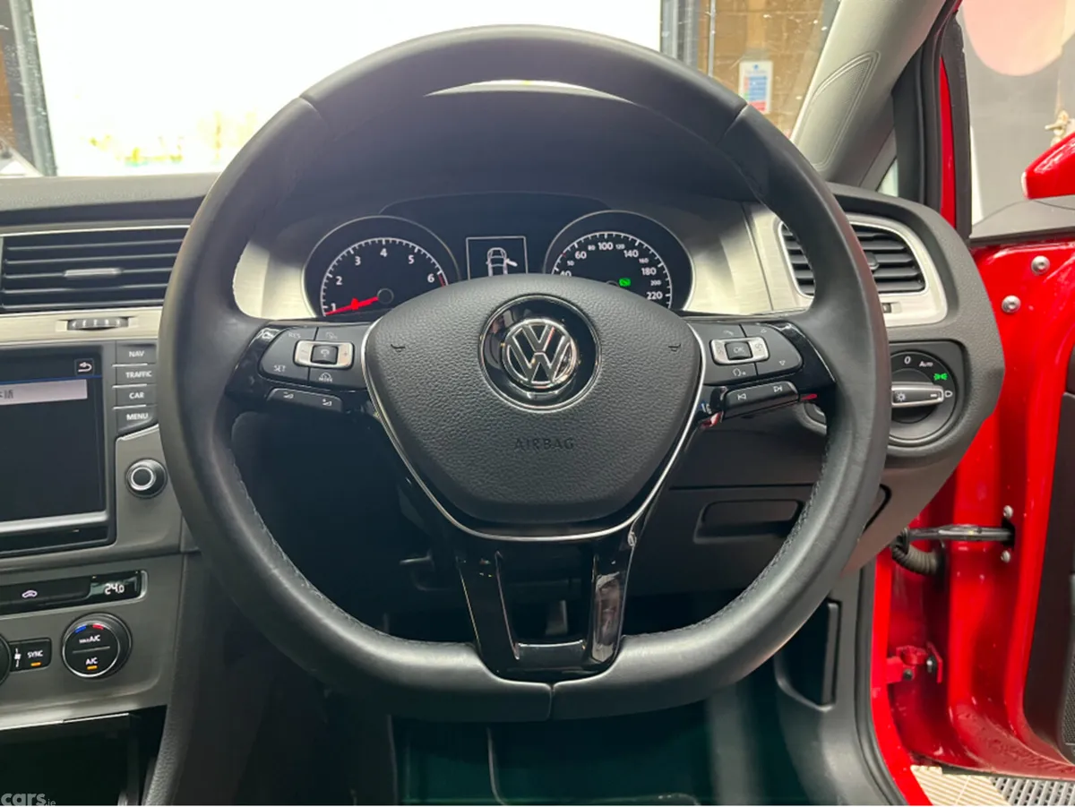 Volkswagen Golf Hatchback, Petrol, 2017, Red