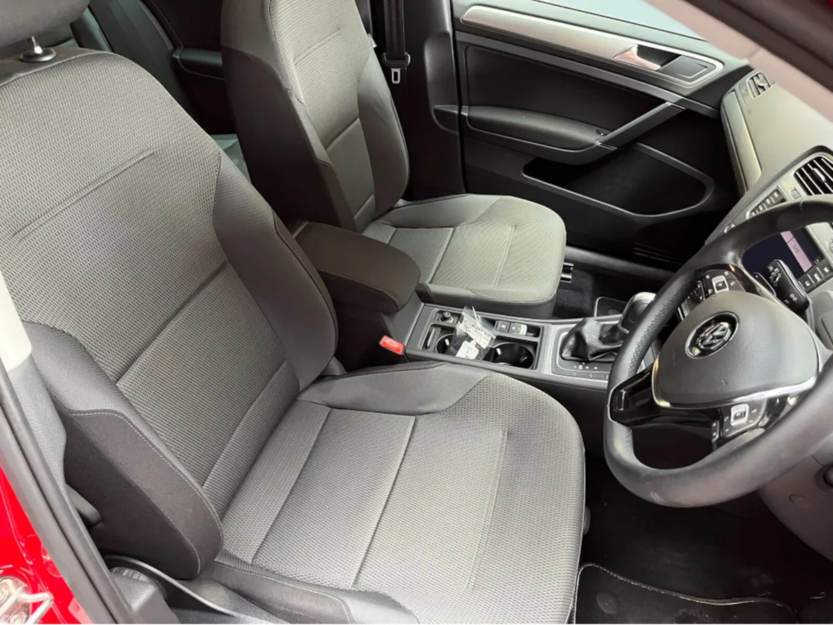 Volkswagen Golf Hatchback, Petrol, 2017, Red