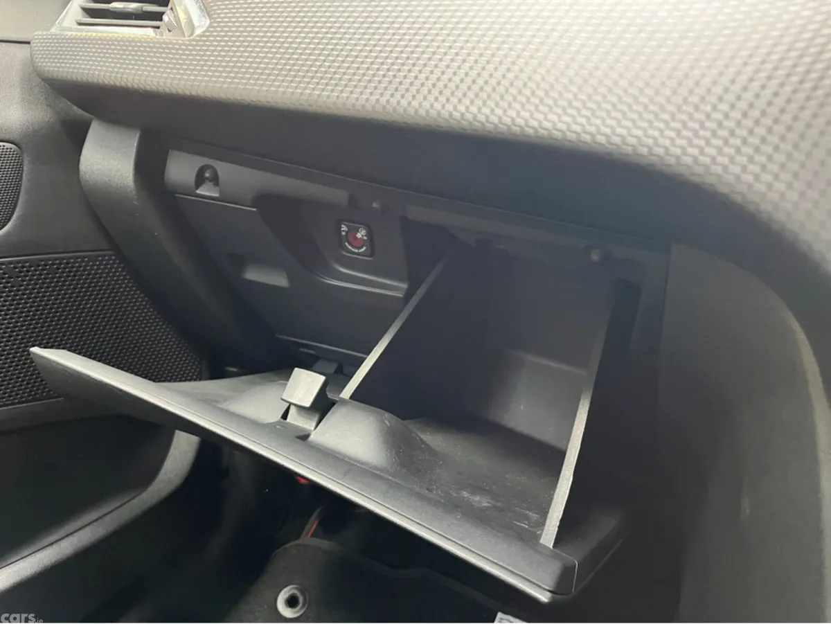 Peugeot 2008 SUV, Petrol, 2020, White