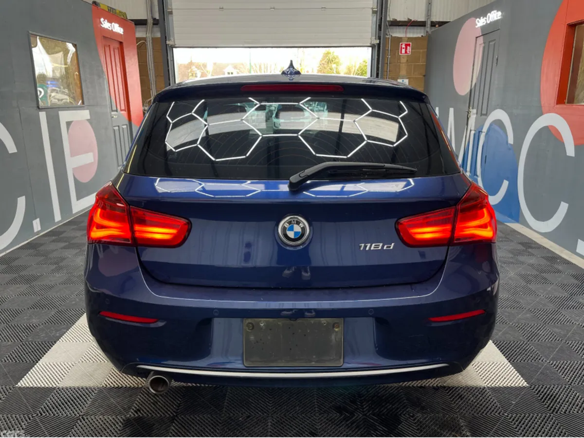 BMW 1-Series Hatchback, Diesel, 2016, Blue