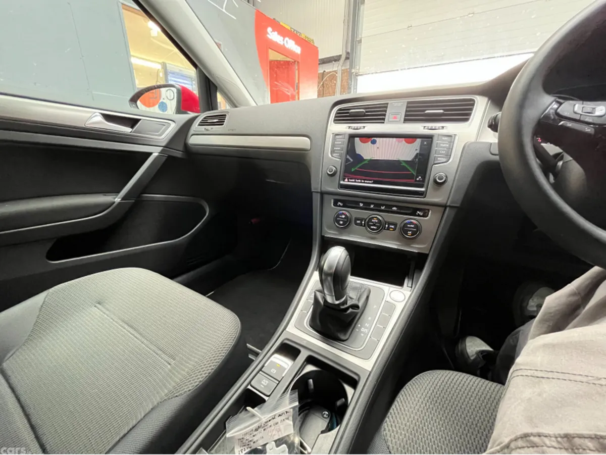 Volkswagen Golf Hatchback, Petrol, 2017, Red