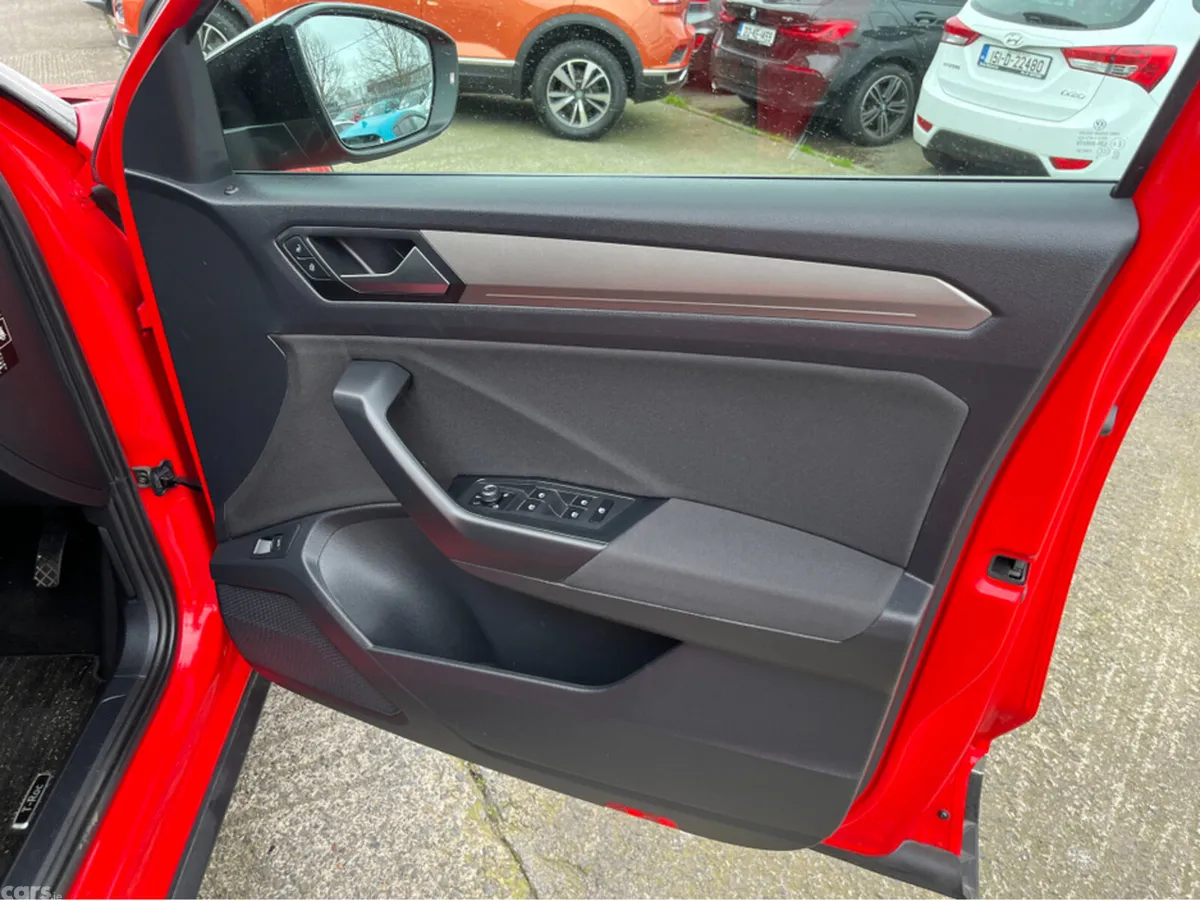 Volkswagen T-Roc SUV, Diesel, 2021, Red