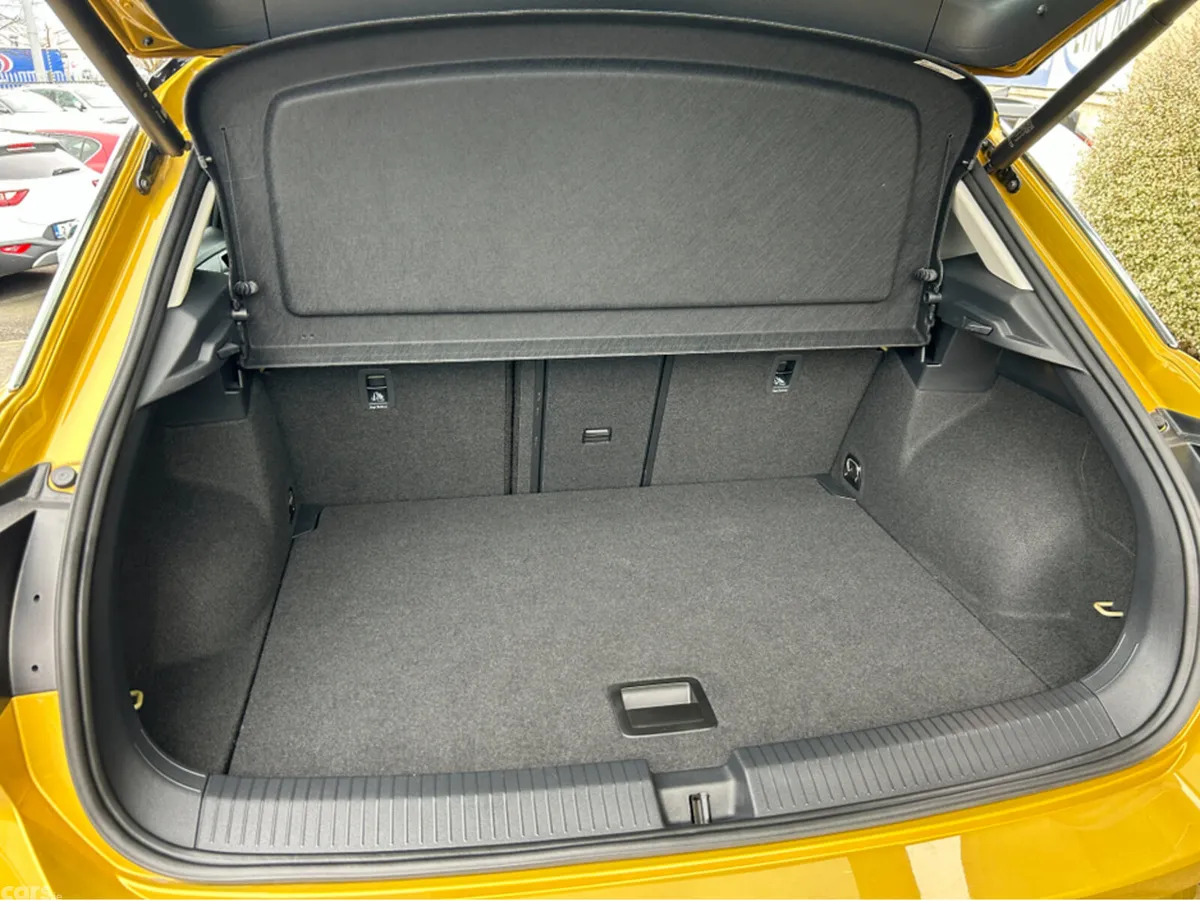 Volkswagen T-Roc SUV, Diesel, 2022, Gold