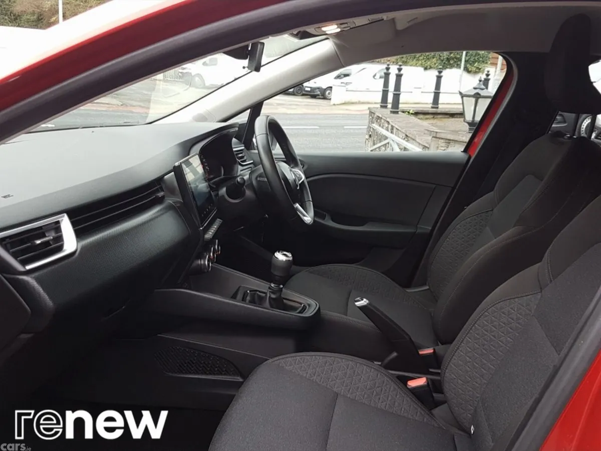 Renault Clio Hatchback, Petrol, 2023, Red