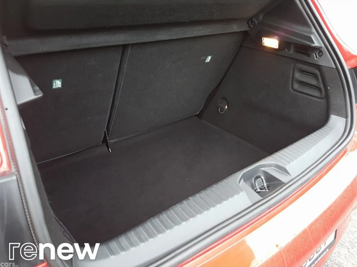 Renault Clio Hatchback, Petrol, 2023, Red