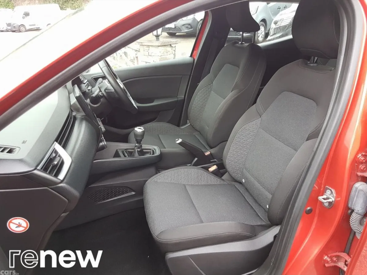 Renault Clio Hatchback, Petrol, 2023, Red
