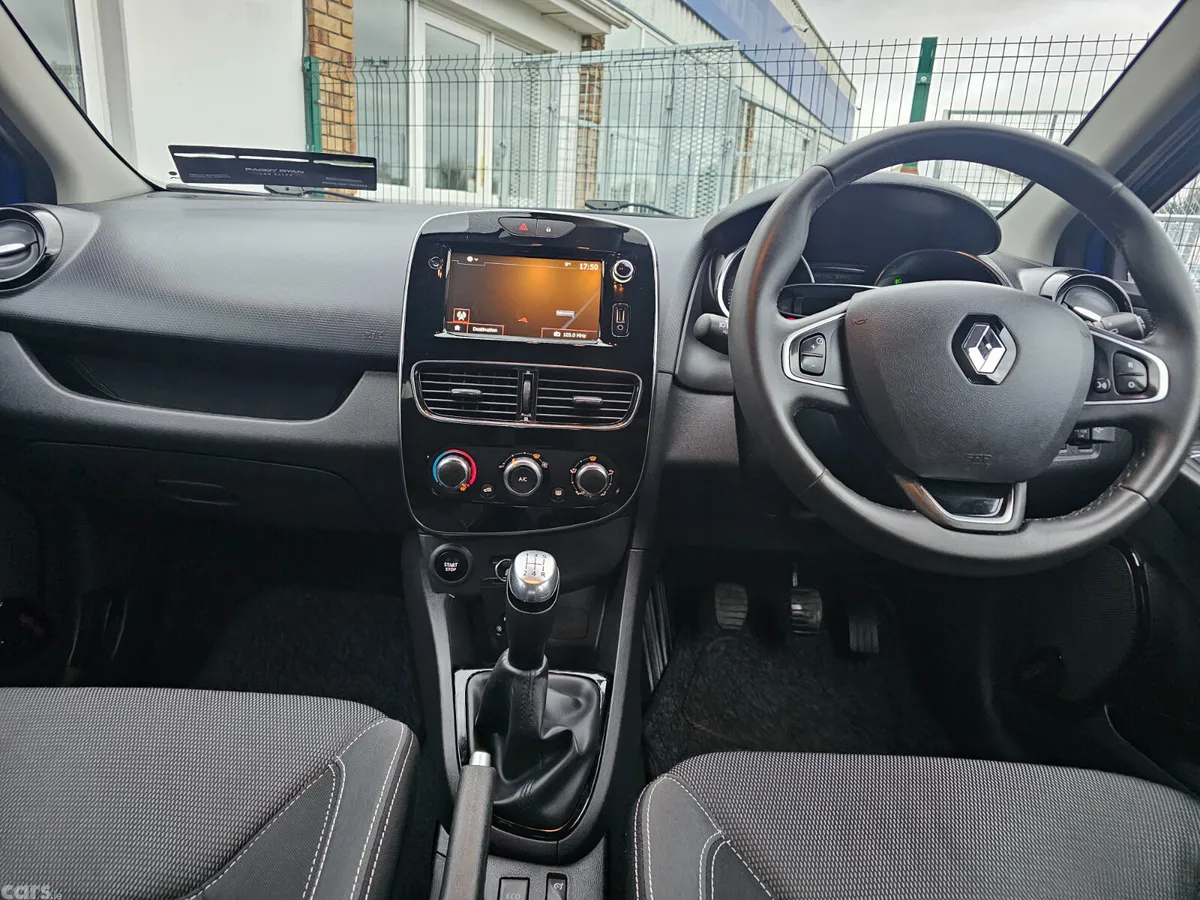 Renault Clio Hatchback, Petrol, 2019, Blue