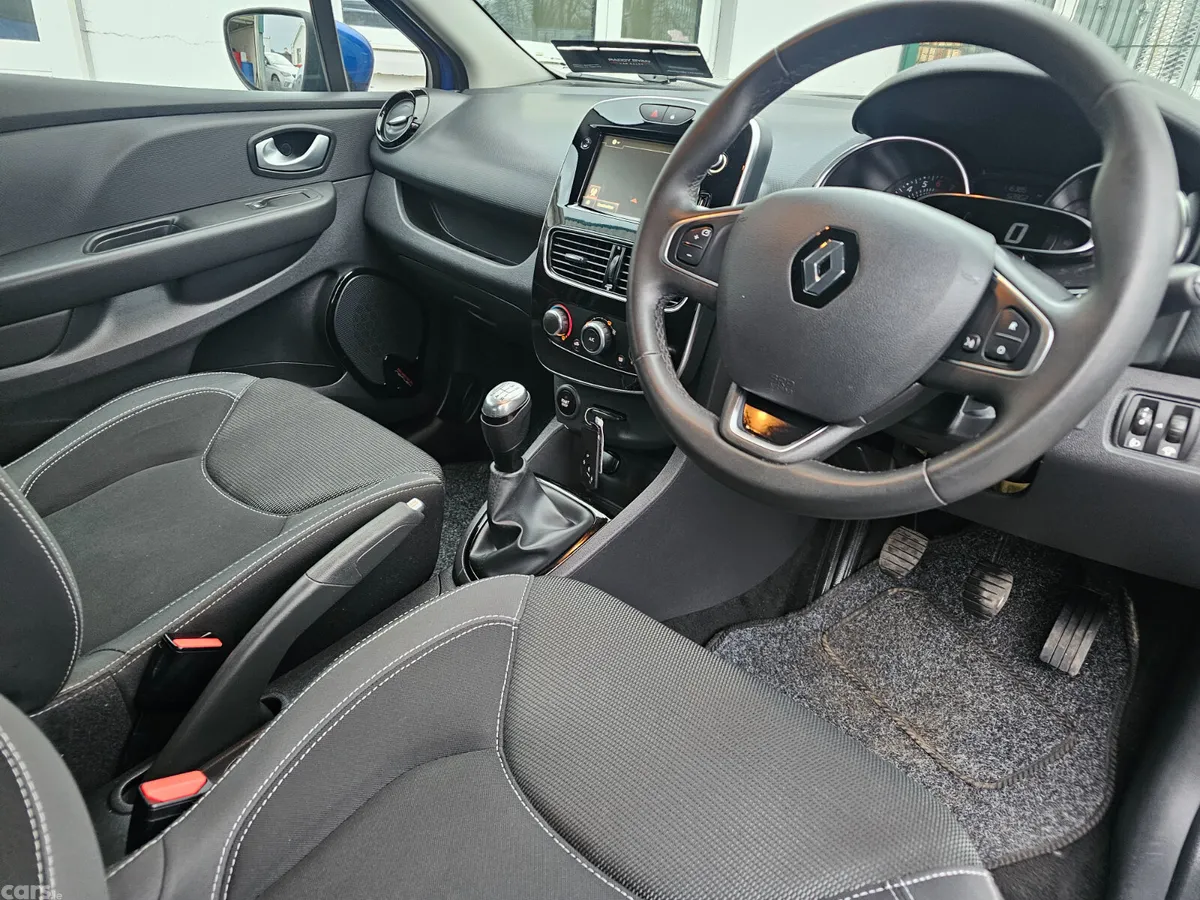 Renault Clio Hatchback, Petrol, 2019, Blue