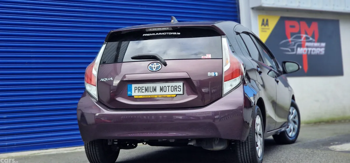 Toyota Aqua Hatchback, Petrol, 2015, Brown