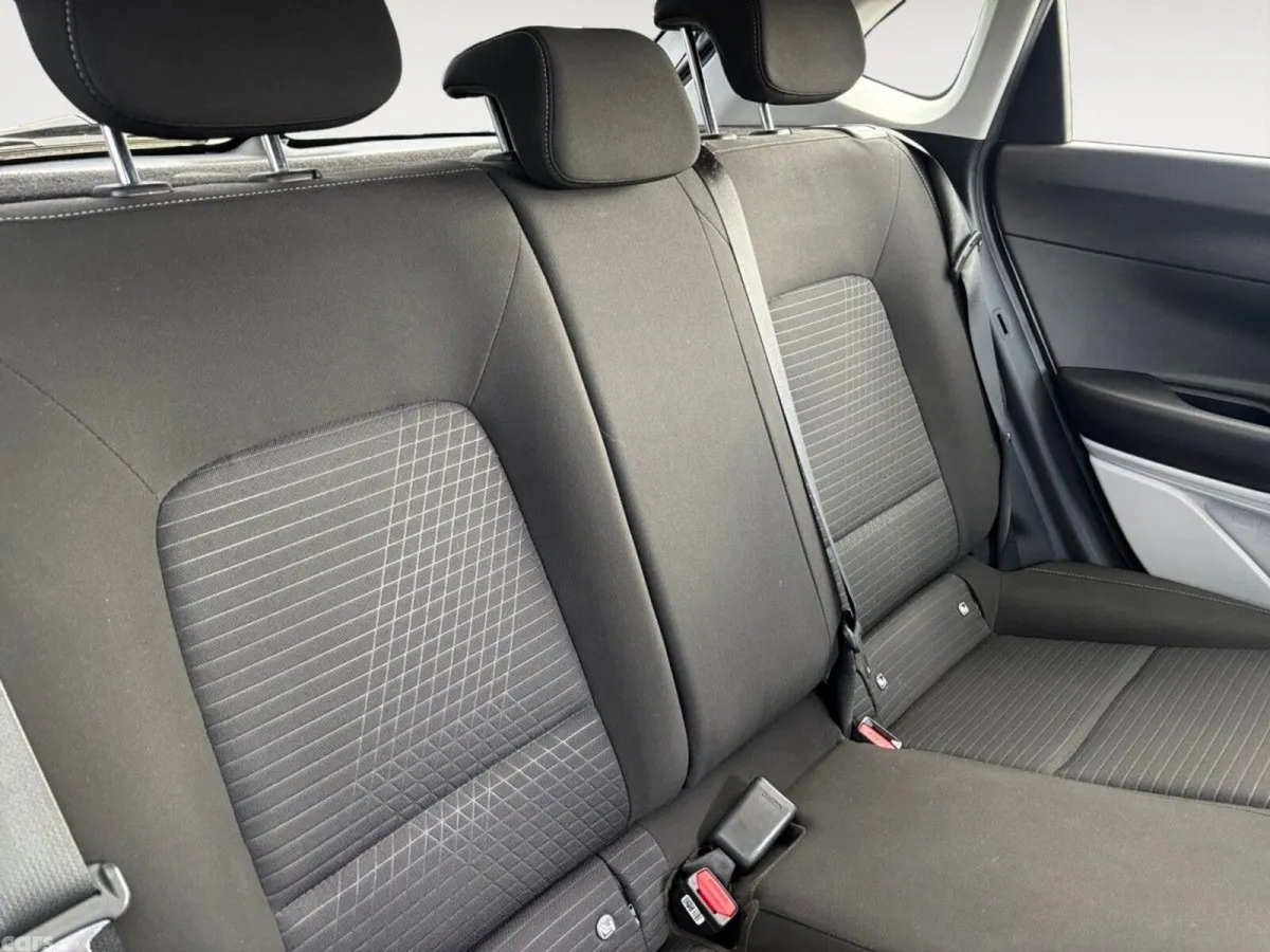 Hyundai i20 Hatchback, Petrol, 2023, Silver