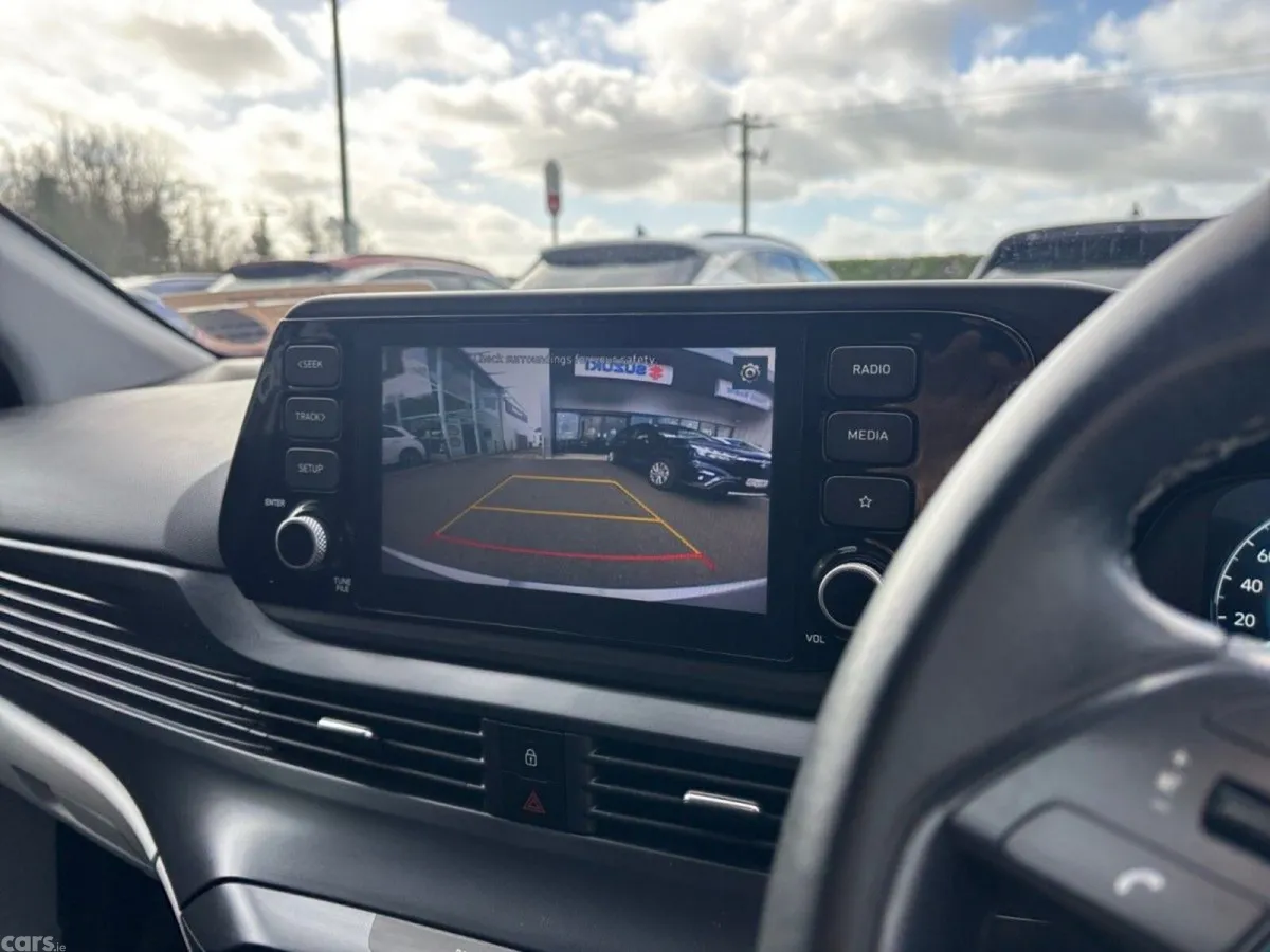 Hyundai i20 Hatchback, Petrol, 2023, Silver