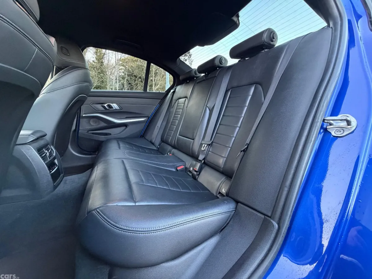 BMW 3-Series Saloon, Petrol Plug-in Hybrid, 2019, Blue