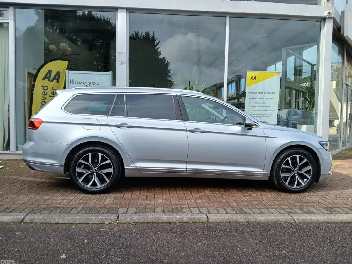 Volkswagen Passat Estate, Diesel, 2022, Silver