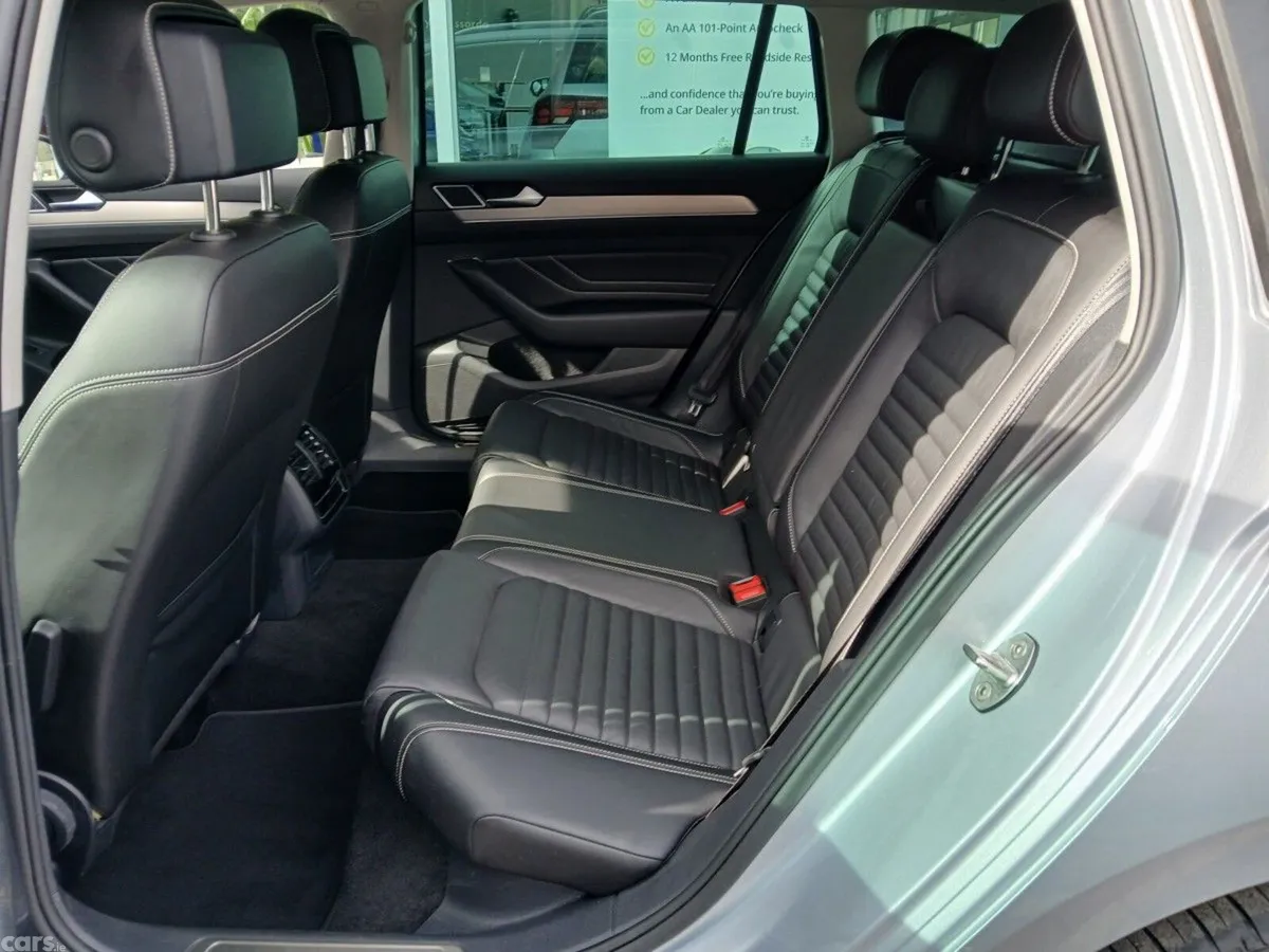 Volkswagen Passat Estate, Diesel, 2022, Silver