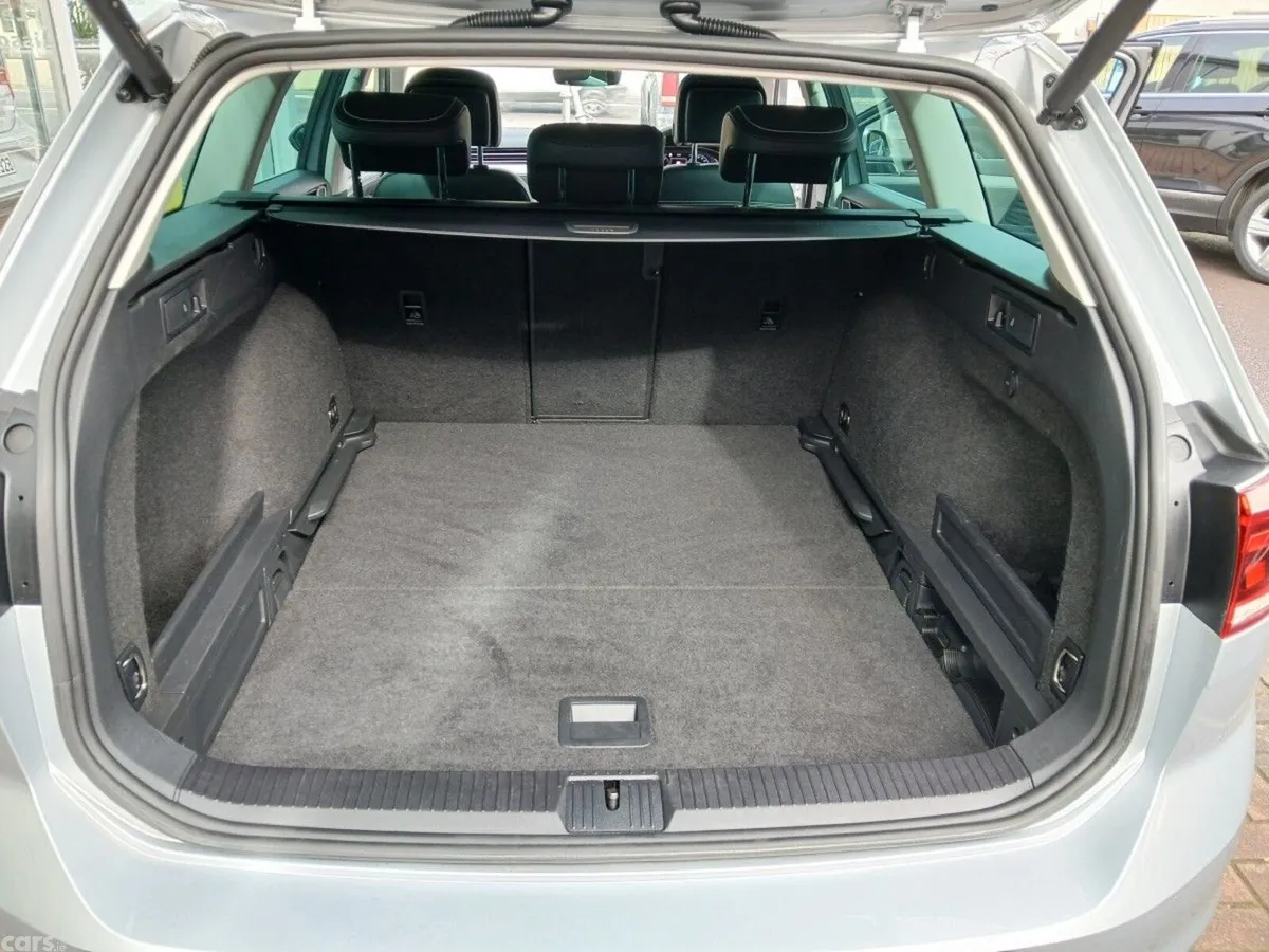 Volkswagen Passat Estate, Diesel, 2022, Silver