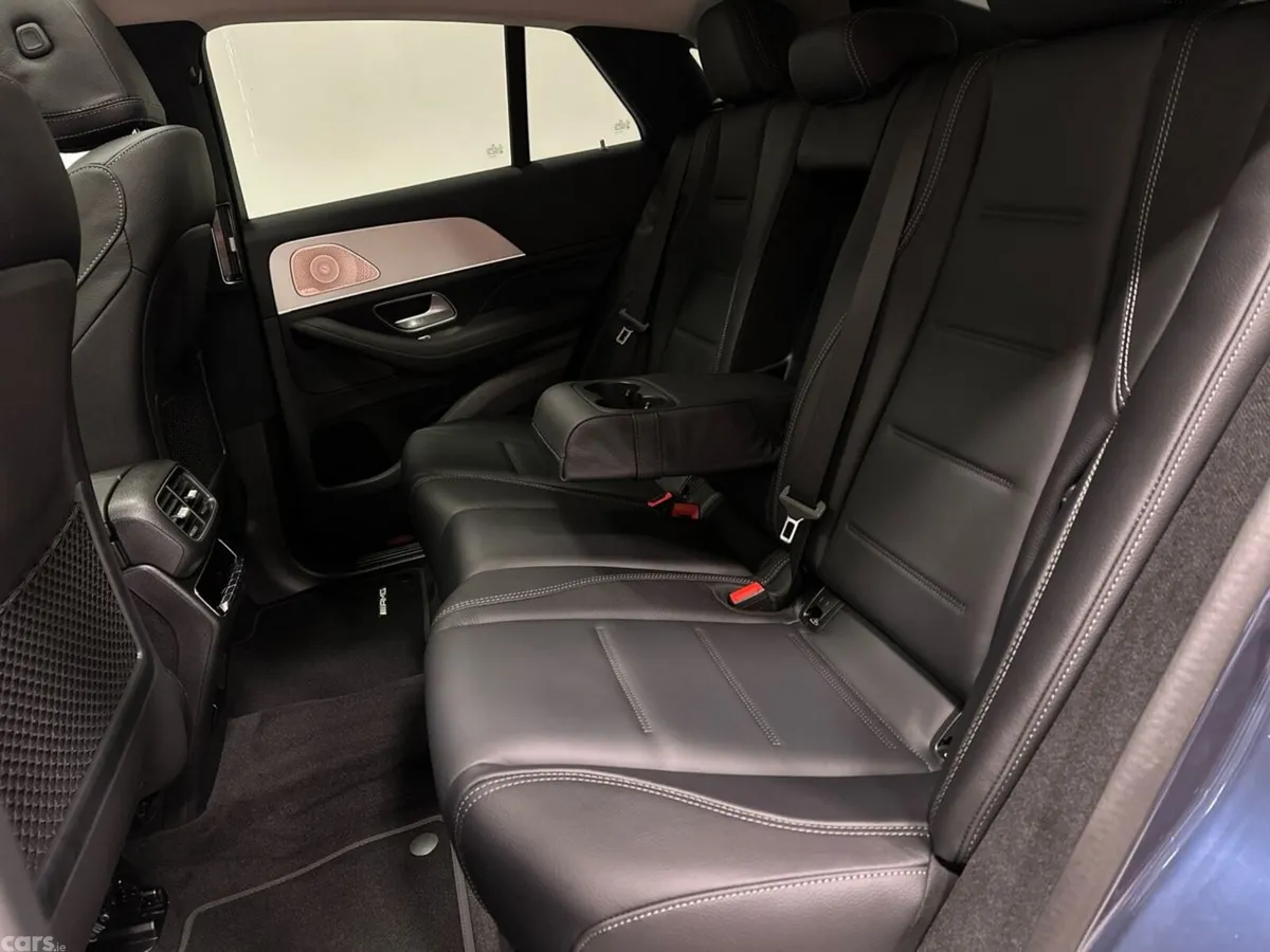 Mercedes-Benz GLE SUV, Diesel Plug-in Hybrid, 2026, Blue