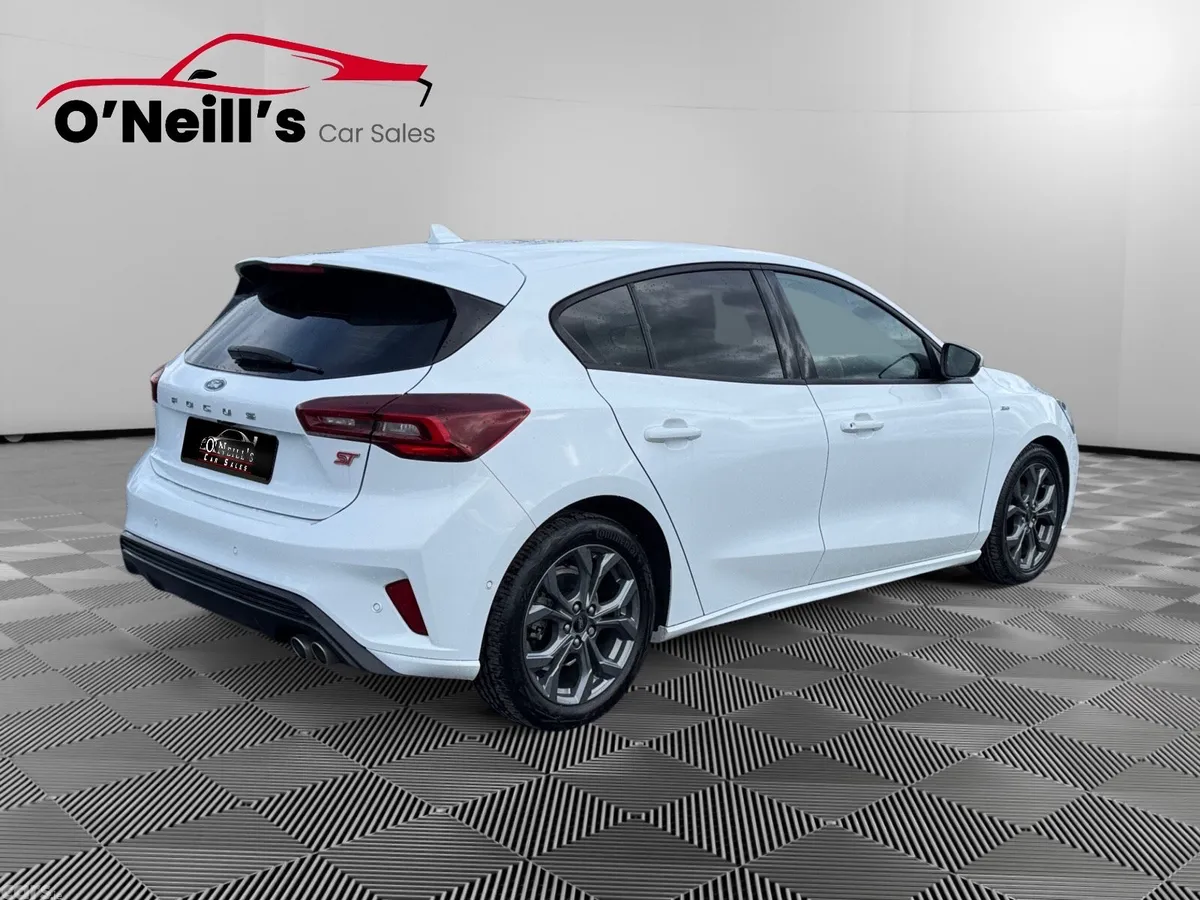 Ford Focus Hatchback, Diesel, 2024, White