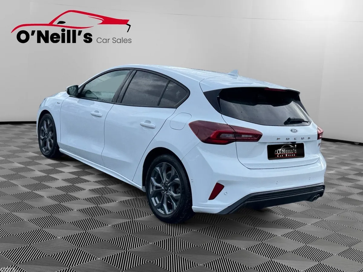 Ford Focus Hatchback, Diesel, 2024, White