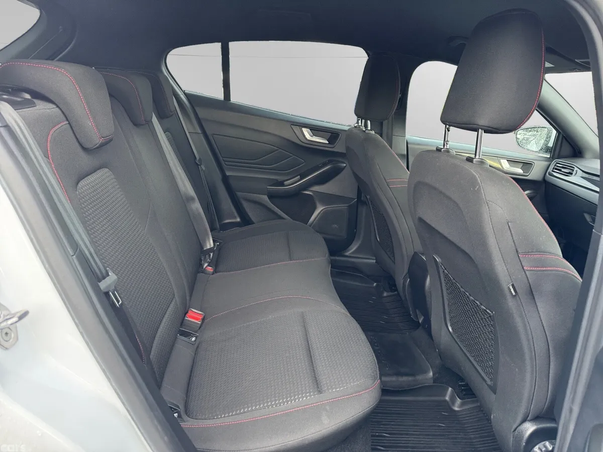 Ford Focus Hatchback, Diesel, 2024, White
