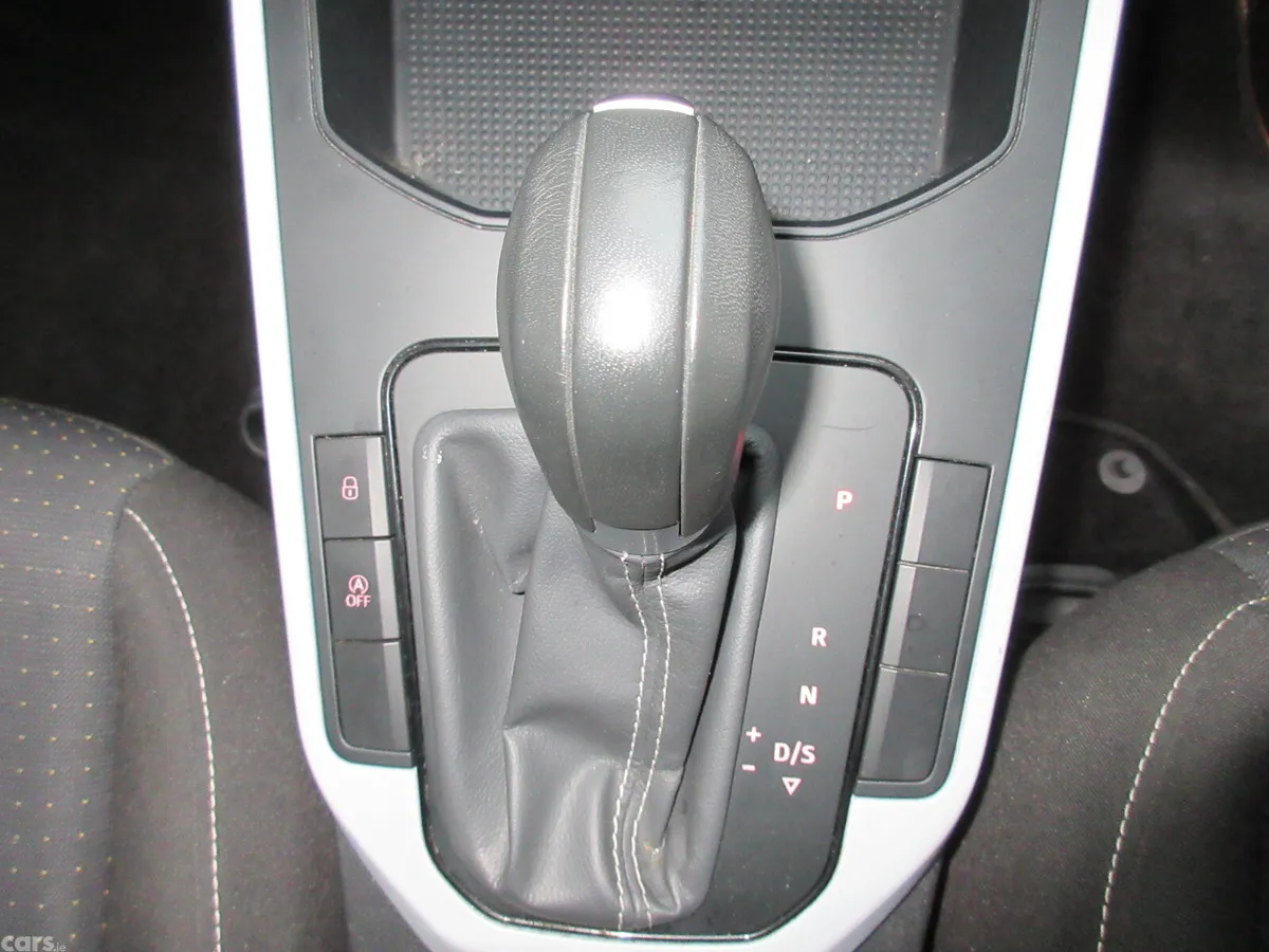 SEAT Arona SUV, Petrol, 2023, Green