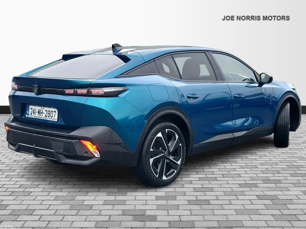 Peugeot 408 Hatchback, Petrol, 2024, Blue