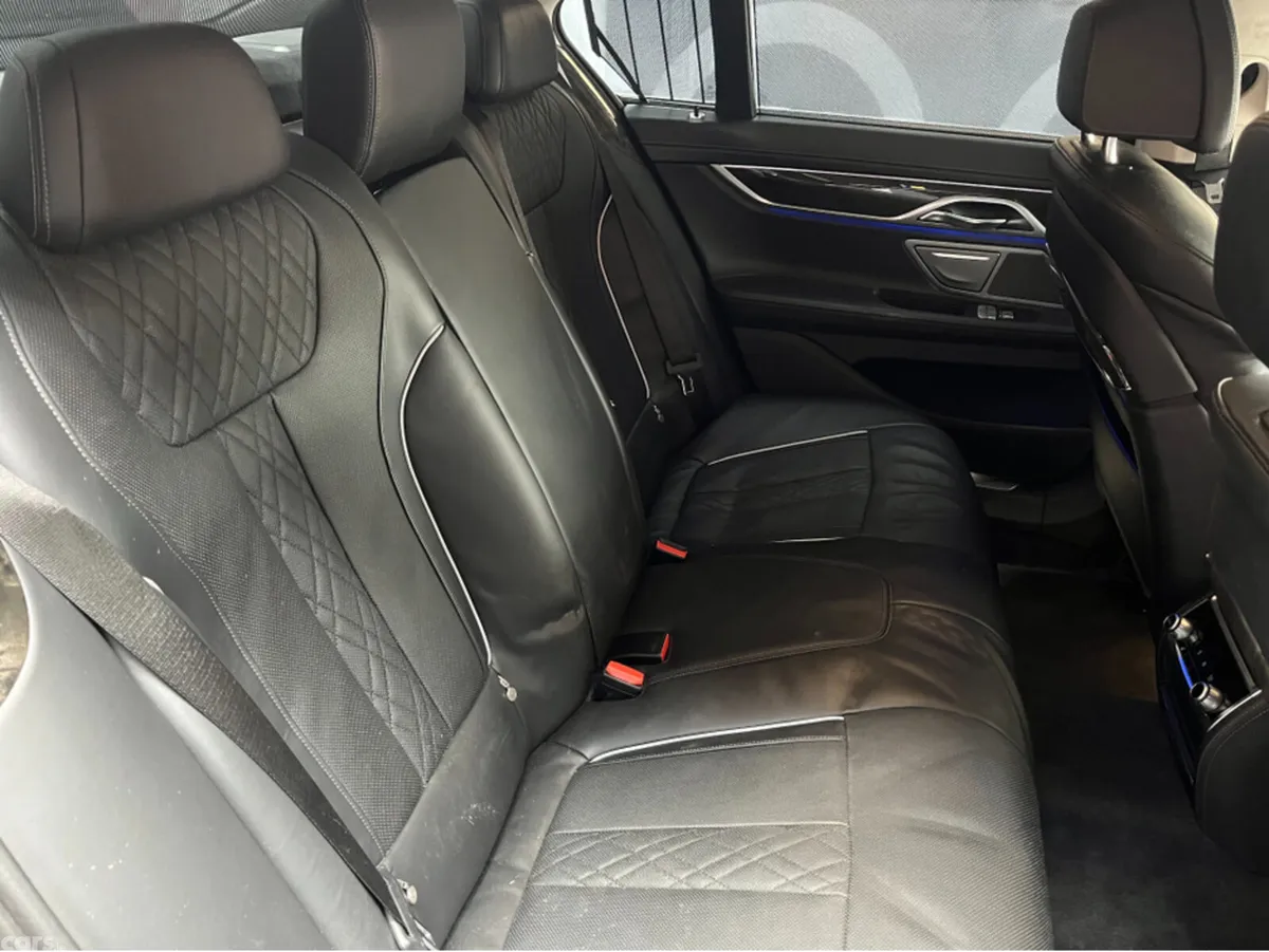 BMW 7-Series Saloon, Petrol Plug-in Hybrid, 2016, Black
