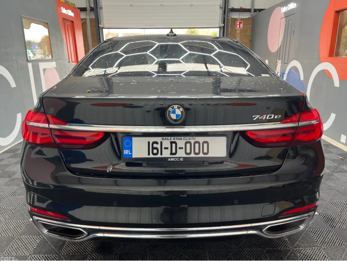 BMW 7-Series Saloon, Petrol Plug-in Hybrid, 2016, Black