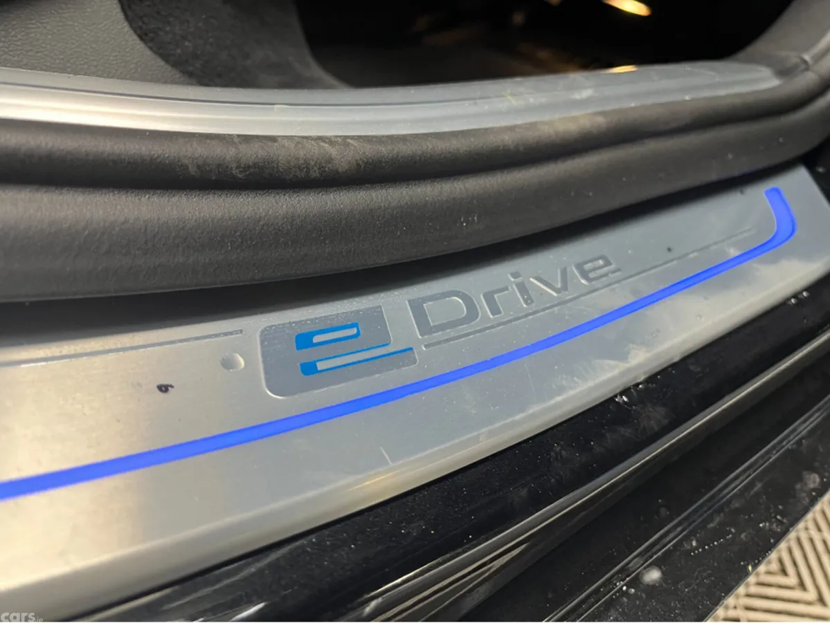 BMW 7-Series Saloon, Petrol Plug-in Hybrid, 2016, Black