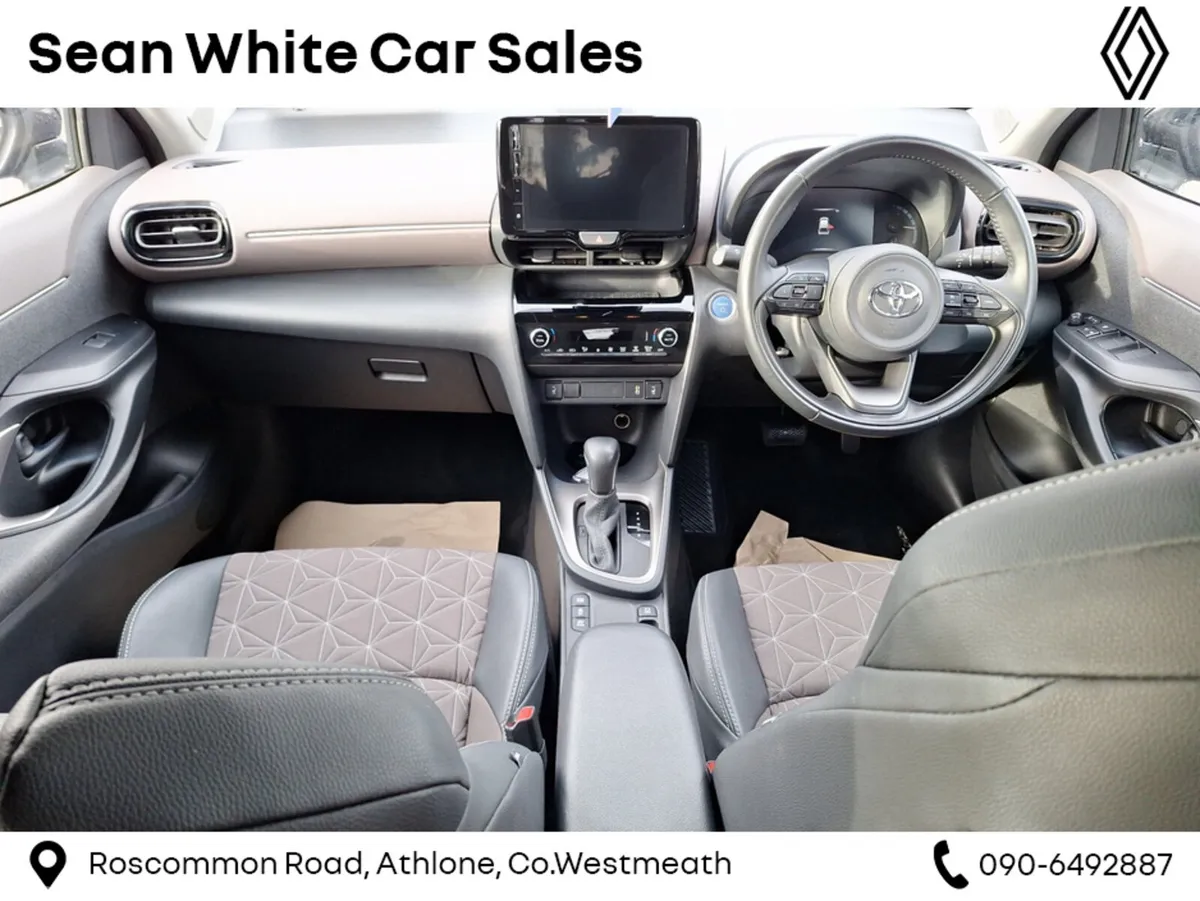 Toyota Yaris Hatchback, Petrol Hybrid, 2022, Blue