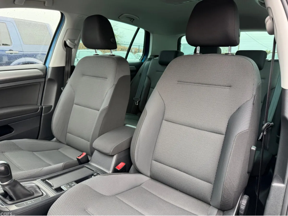 Volkswagen Golf Hatchback, Petrol, 2016, Blue