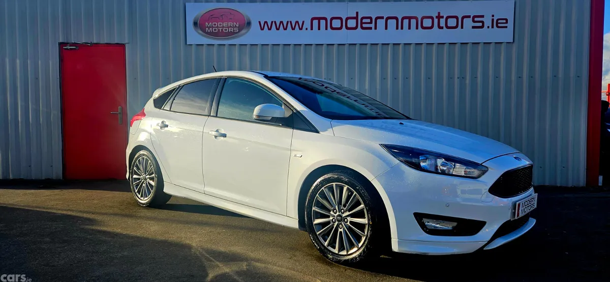 Ford Focus Hatchback, Petrol, 2018, White