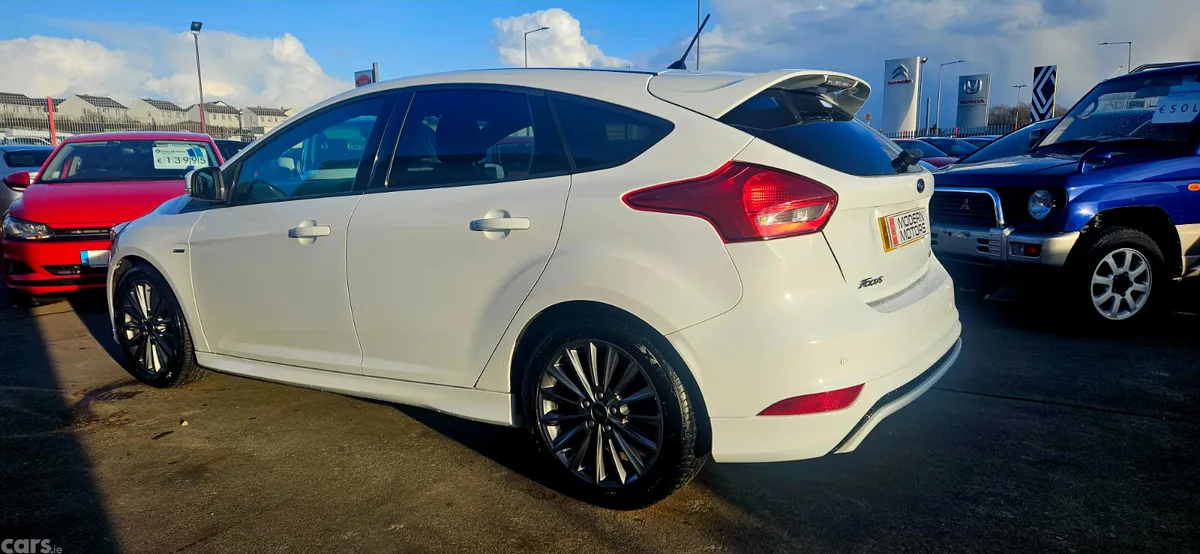 Ford Focus Hatchback, Petrol, 2018, White