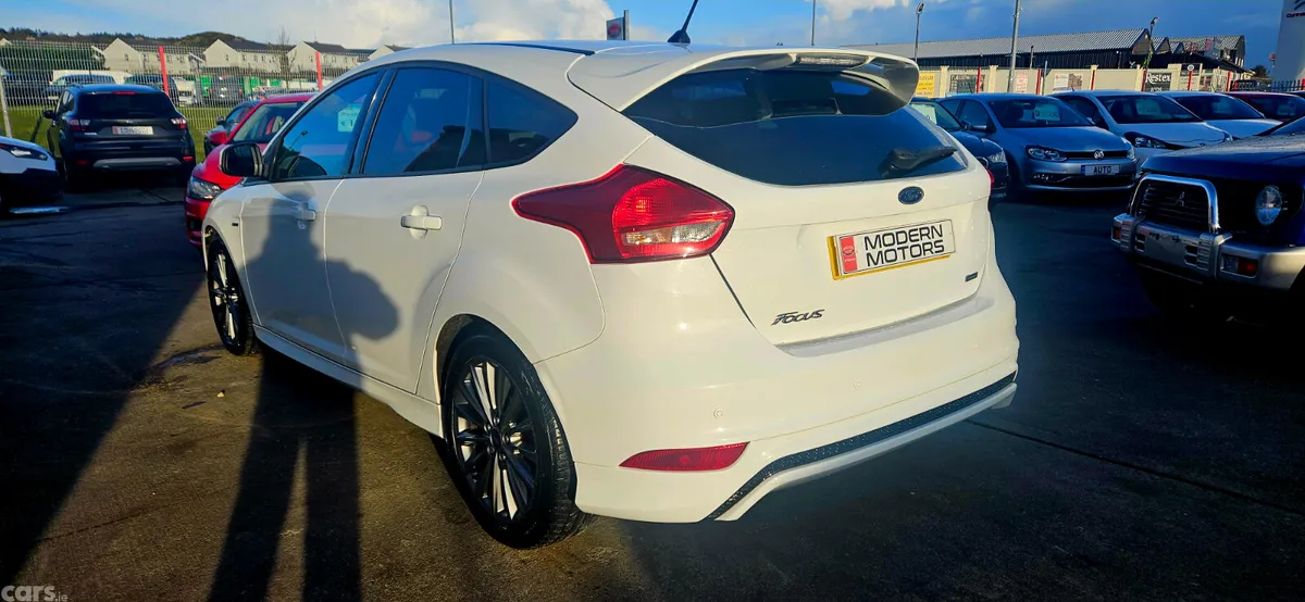 Ford Focus Hatchback, Petrol, 2018, White