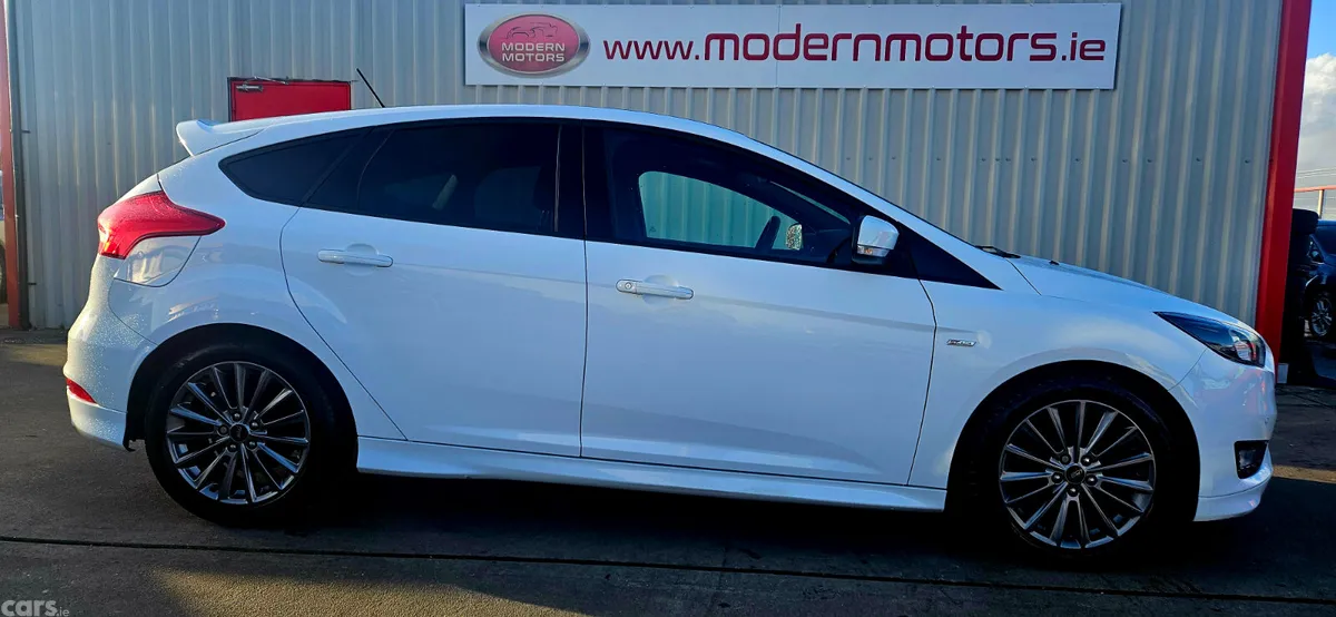 Ford Focus Hatchback, Petrol, 2018, White