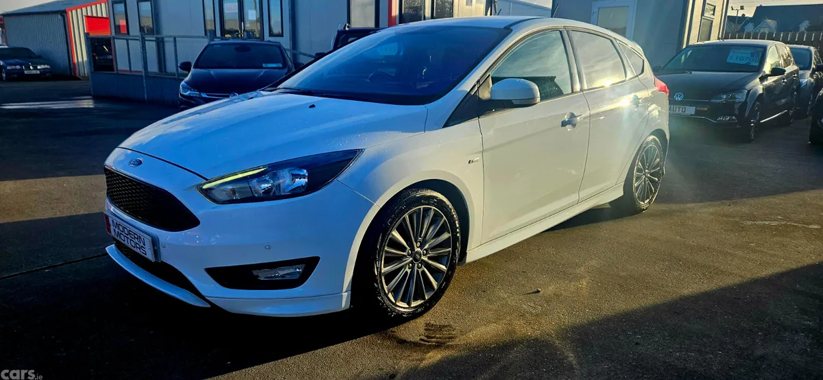 Ford Focus Hatchback, Petrol, 2018, White