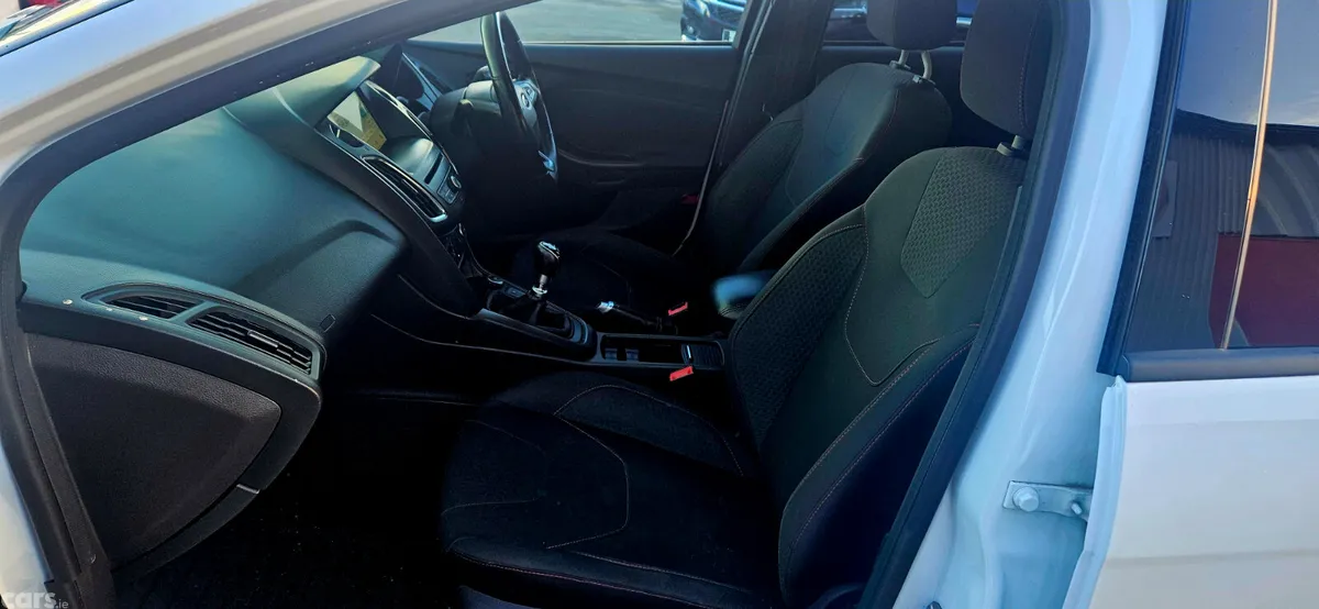 Ford Focus Hatchback, Petrol, 2018, White
