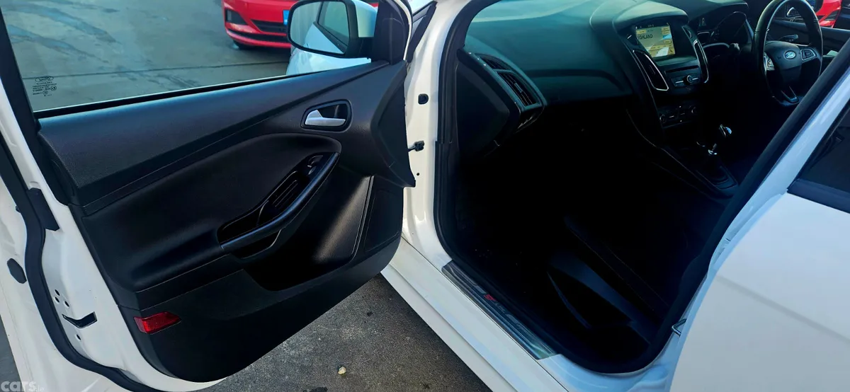 Ford Focus Hatchback, Petrol, 2018, White