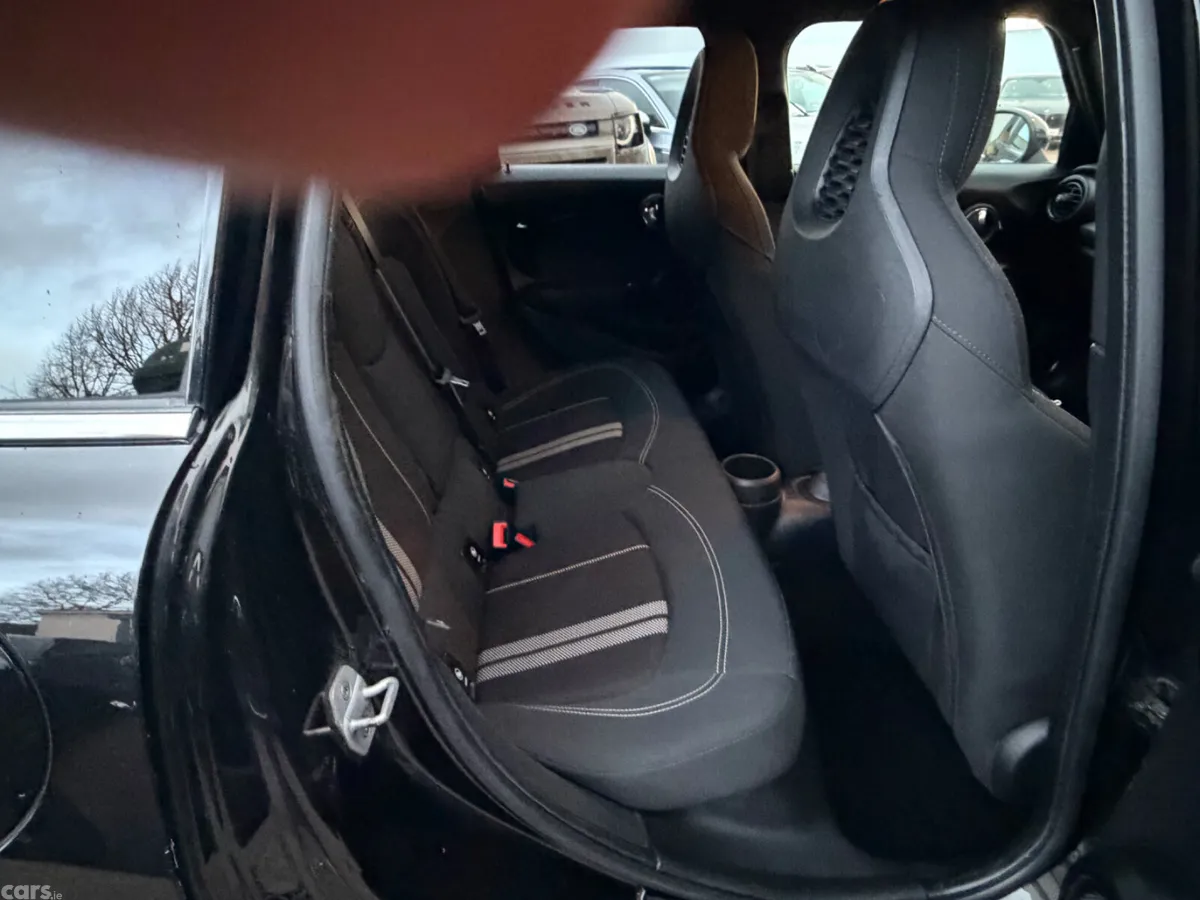 Mini Cooper Hatchback, Diesel, 2018, Black